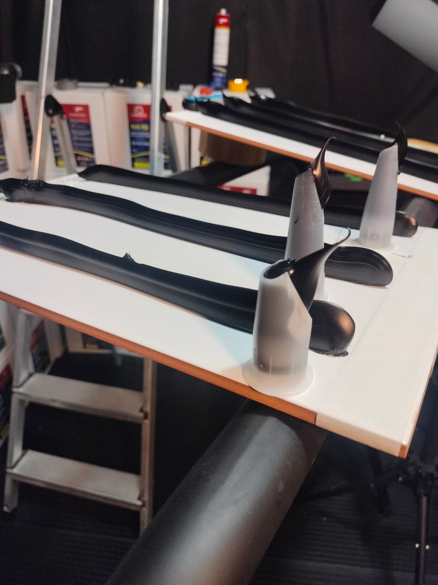 Adhesivo Sellador de poliuretano LunaTech Nx-10 para instalación de lunas/parabrisas 310 ml